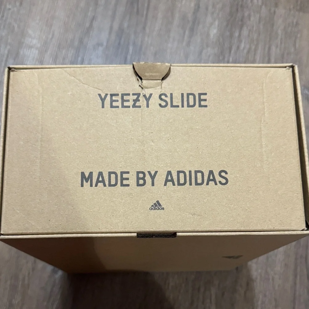 Adidas Yeezy Slide in Resin Tone